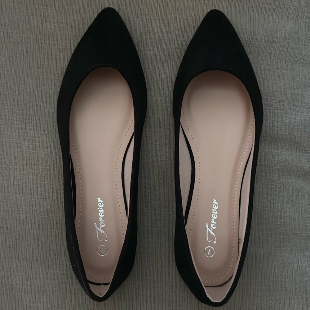 Black pointed toe flats